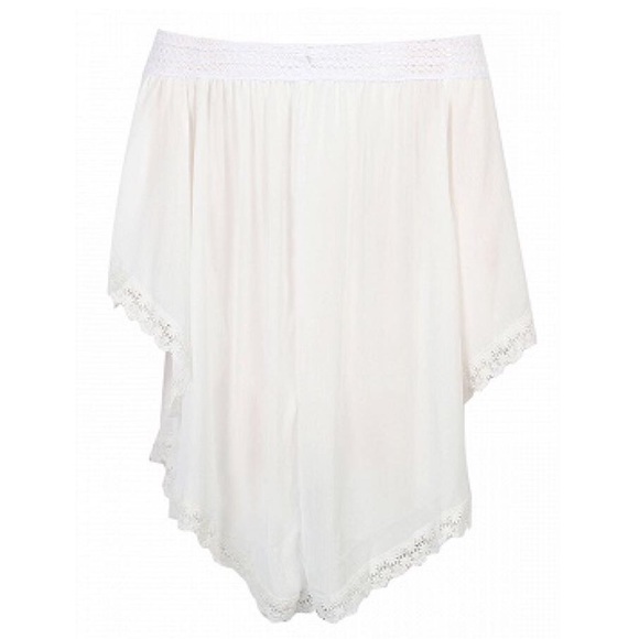 LAST ONE! 🆕 White Off Shoulder Crochet Lace Top - Picture 4 of 5